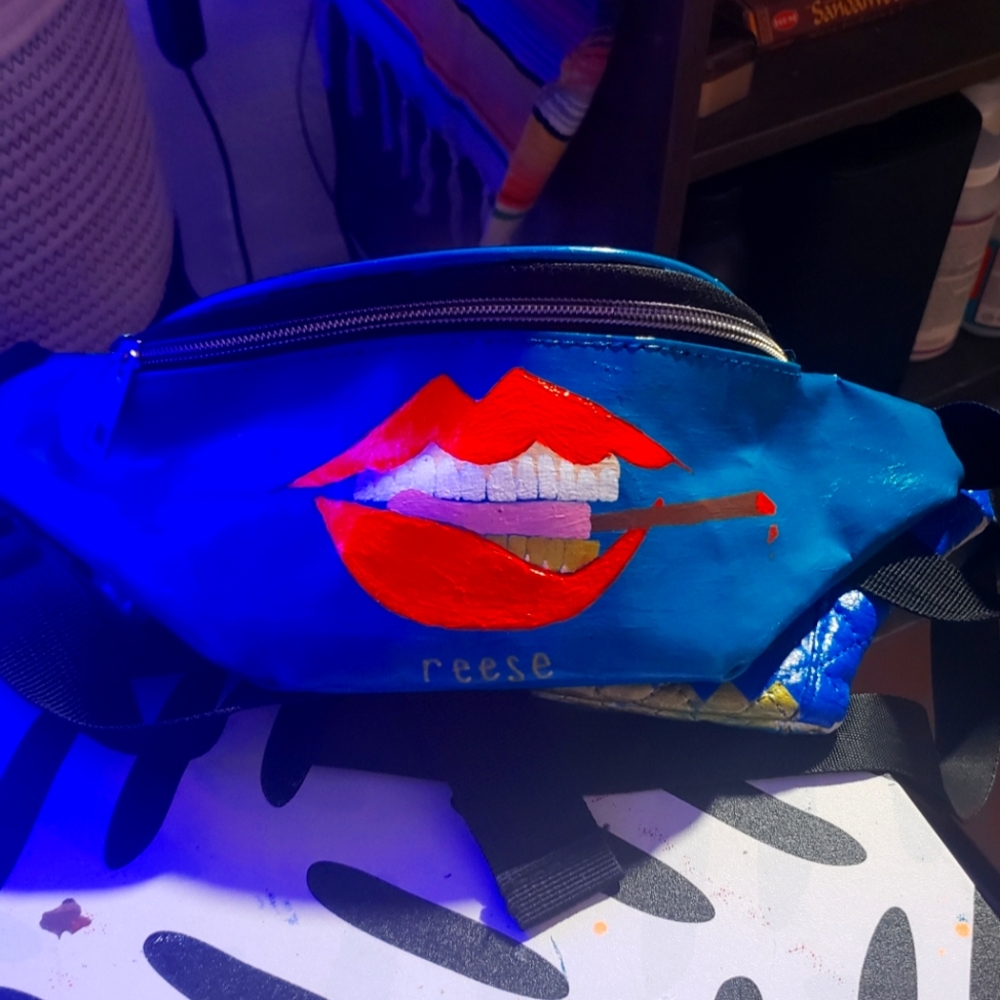 vintage clothing & luxury accessories